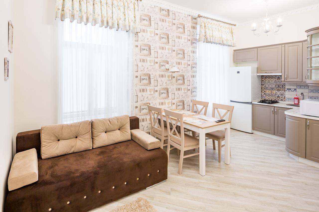 Leogrand Vip Apartments On Udatnogo 4 Lviv Bagian luar foto