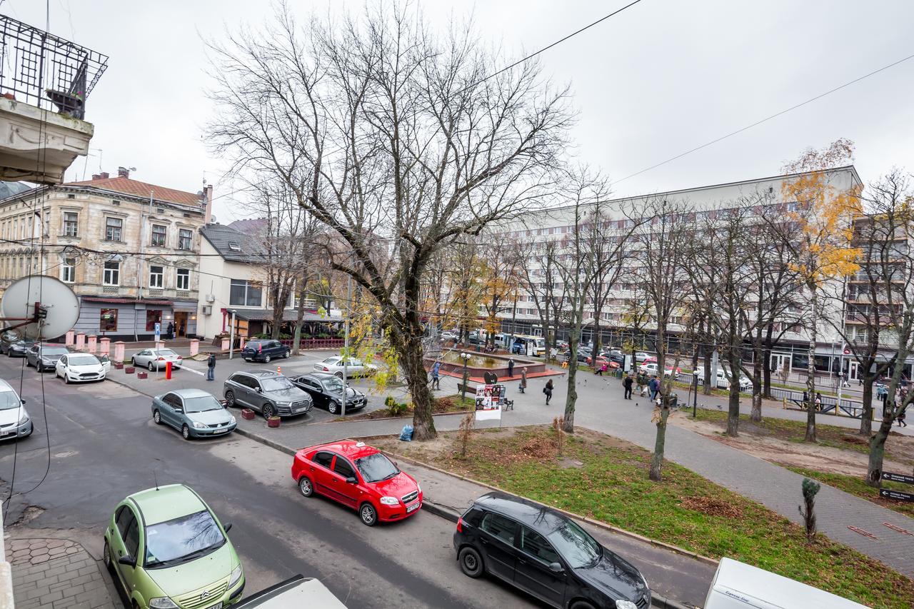 Leogrand Vip Apartments On Udatnogo 4 Lviv Bagian luar foto