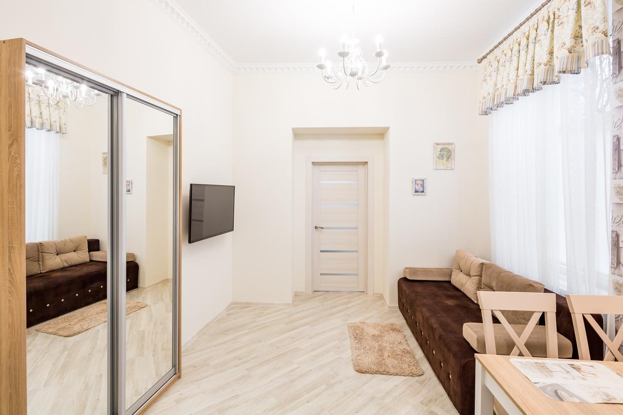 Leogrand Vip Apartments On Udatnogo 4 Lviv Bagian luar foto